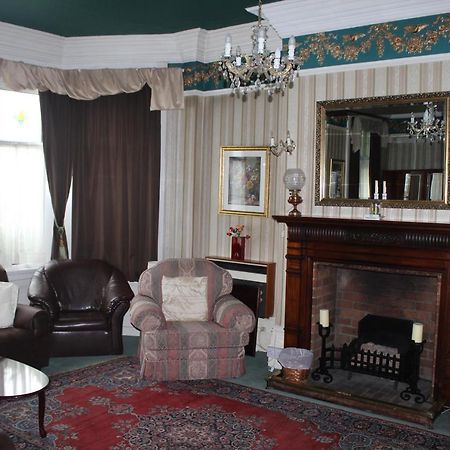 The Knoll Guesthouse Newport  Dış mekan fotoğraf
