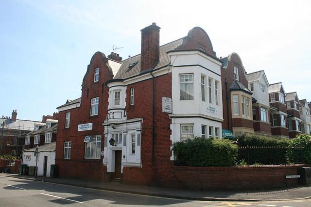 The Knoll Guesthouse Newport  Dış mekan fotoğraf