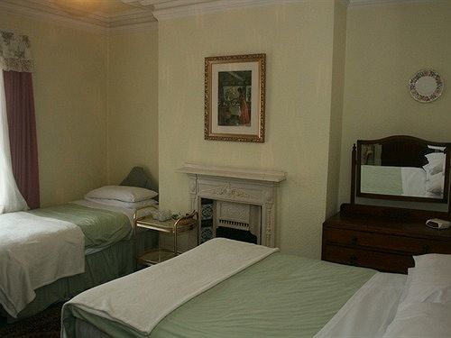 The Knoll Guesthouse Newport  Dış mekan fotoğraf