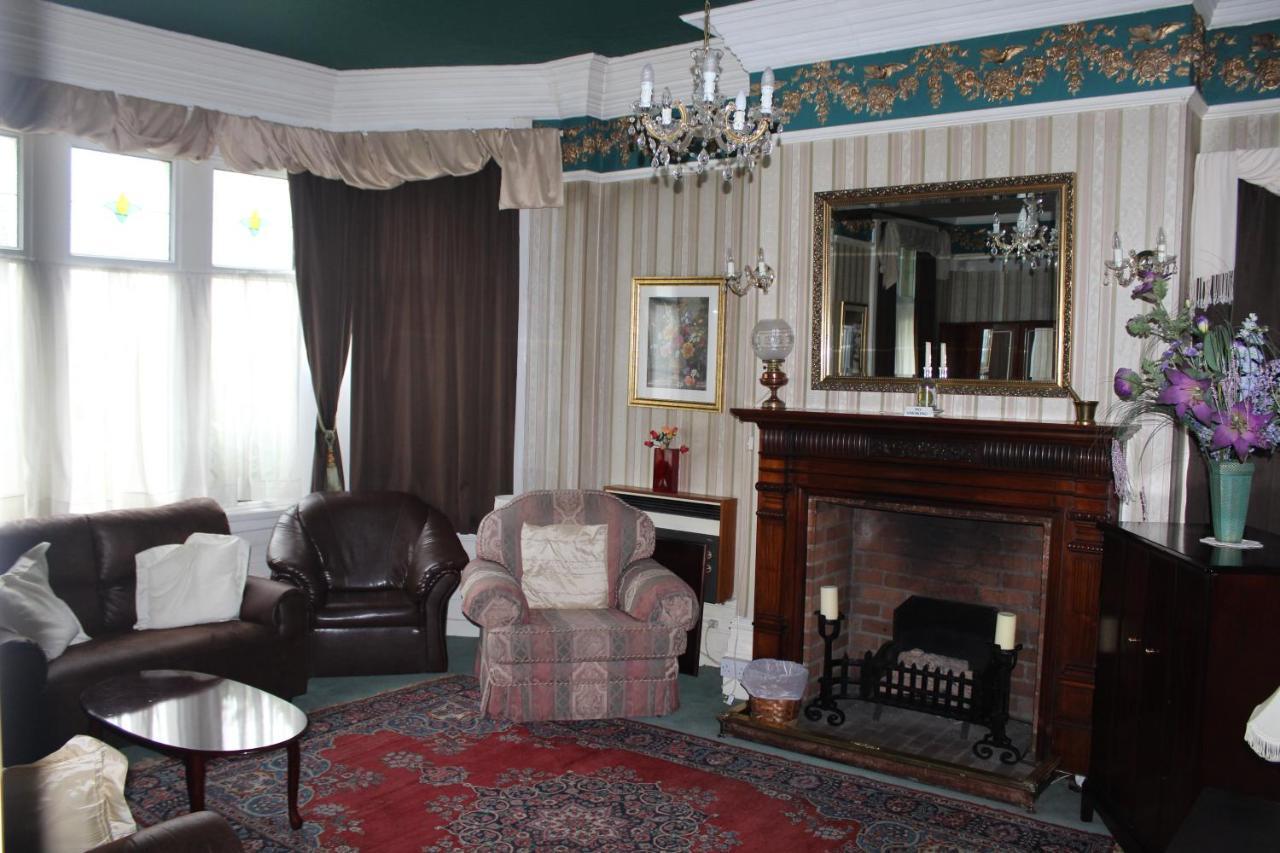 The Knoll Guesthouse Newport  Dış mekan fotoğraf